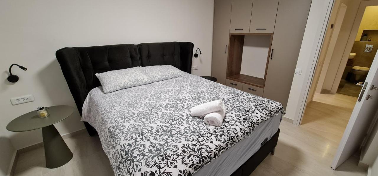 Yuval Holidey Aprtment Eilatアパートメント エクステリア 写真